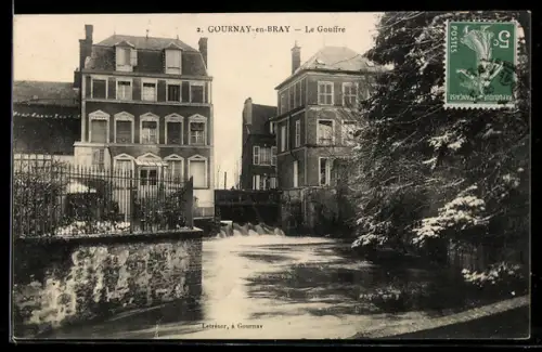 AK Gournay-en-Bray, Le Gouffre avec bâtiments adjacents et rivière enneigée