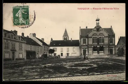 AK Touquin, Place de l'Hotel-de-Ville