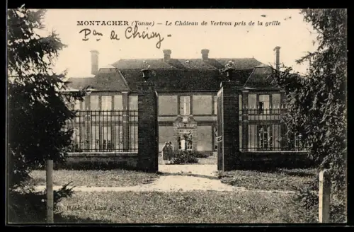 AK Montacher, Le Chateau de Vertron pris de la grille