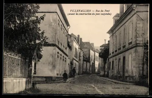 AK Villevallier, Rue de Pont, avant la construction du pont suspendu