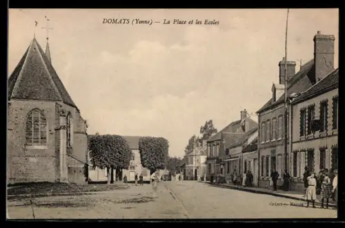 AK Domats /Yonne, La Place et les Écoles