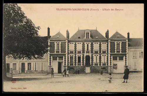 AK Villeneuve-L`Archeveque, L` Ecole des Garcons