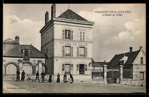 AK Villeneuve-la-Guyard, L`Hôtel de Ville