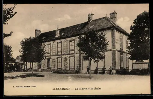 AK Saint-Clément, la Mairie et les Ecoles