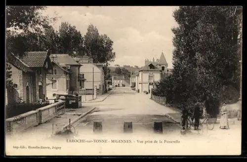 AK Laroche-sur-Yonne, Vue prise de la Passerelle
