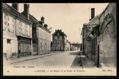 AK Laroche, la Mairie et la Route de Brienon