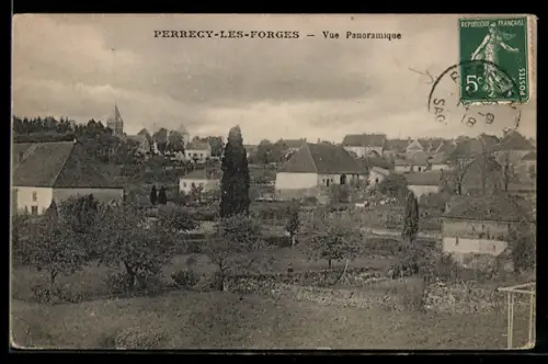 AK Perrecy-les-Forges, Vue panoramique, l'Eglise