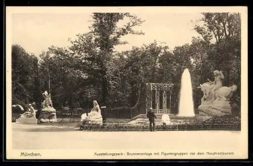AK München, Brunnenanlage mit Figurengruppe vor dem Hauptrestaurant im Ausstellungspark