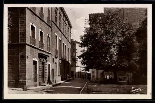 AK Pézenas, Rue Michelet, Strassenpartie