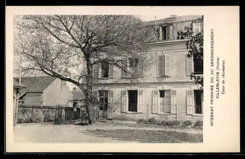 AK Villeblevin, Internat Primaire du XIIe Arrondissement, Cour de récréation