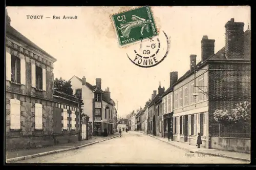 AK Toucy, Vue en Rue Arrault