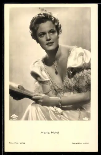 AK Schauspielerin Maria Holst im tollen Köstüm zur Seite schauend