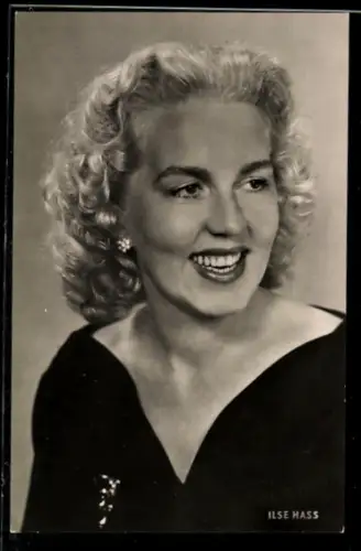 AK Sängerin Ilse Hass lächelnd im Porträt
