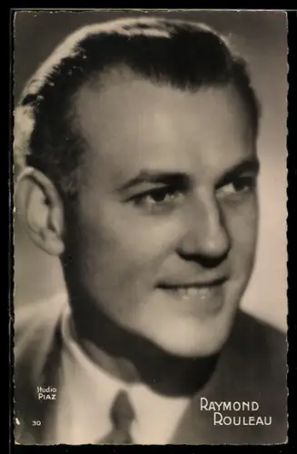 AK Schauspieler Raymond Rouleau mit zurück gekämmten Haaren