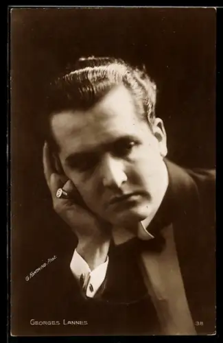 AK Schauspieler Georges Lannes zur Seite blickend