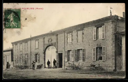 AK Noirlieu /Marne, une maison