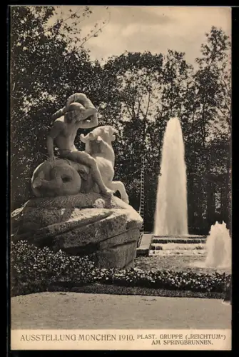 AK München, Ausstellung 1910, Plast. Gruppe Reichtum am Springbrunnen, mit Gartenanlage