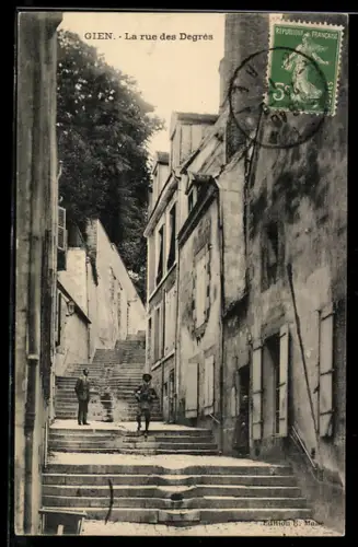 AK Gien, La rue des Degrès