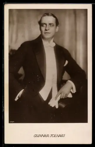 AK Schauspieler Gunnar Tolinaes im Frack