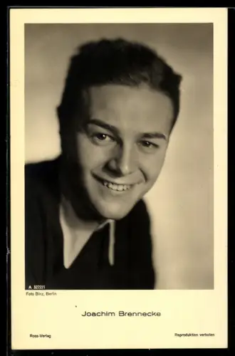 AK Schauspieler Joachim Brennecke lächelt