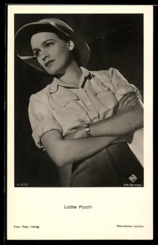 AK Schauspielerin Lotte Koch mit Hut portraitiert