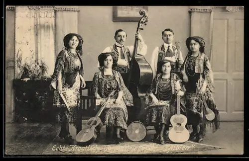 AK Ljubica, Kroatische Trachtenkapelle mit Instrumenten