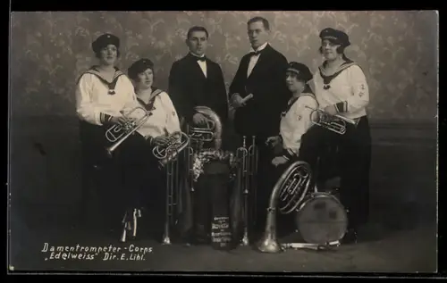 AK Damentrompeter-Corps Edelweiss mit Instrumenten