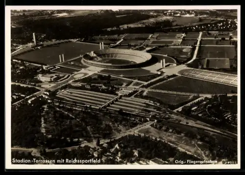 AK Berlin-Charlottenburg, Gasthof Stadion-Terrassen mit Reichssportfeld, Fliegeraufnahme