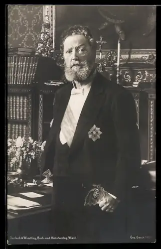 AK Bürgermeister Carl Lueger am Schreibtisch