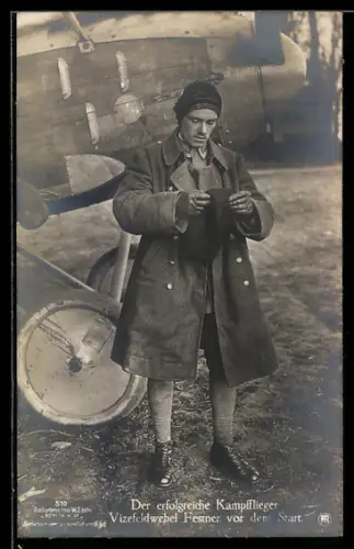 Foto-AK Sanke Nr. 510: Der erfolgreiche Kampfflieger Vizefeldwebel Festner vor dem Start