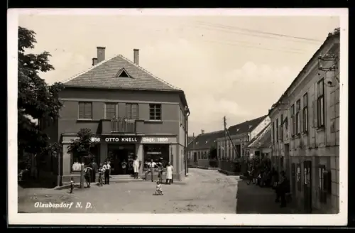 AK Glaubendorf /N. D., Geschäft von Otto Knell mit Strassenpartie