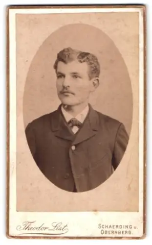 Fotografie Theodor List, Schaerding, Schlossgasse 1, Portrait des Herrn Alois