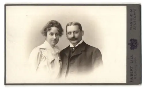 Fotografie Hubert Lill, Mannheim, Am Stadtpark 17/18, Fr. Kuniotek und Ilsa, geb. Rippert