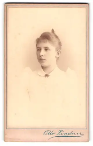 Fotografie Otto Lindner, Berlin, Königstrasse 30, Porträt von Frau Richter