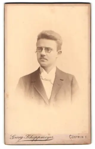 Fotografie Georg Schoppmeyer, Cüstrin, Kurze Dammstrasse 75, Portrait von Carl Richter im Jahr 1896