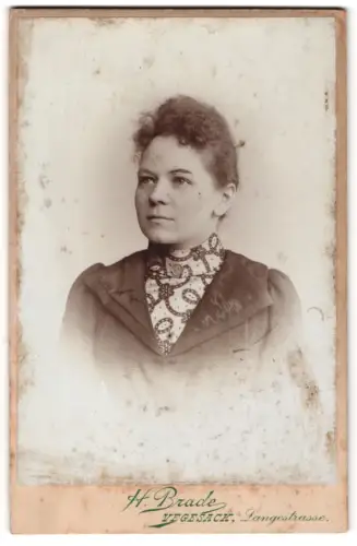 Fotografie H. Brade, Vegesack, Langestrasse, Porträt von Elisabeth Leufert geb. Thiele