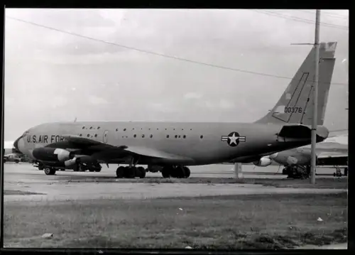 Fotografie Flugzeug Boeing C-135 Stratolifter USAF 00376