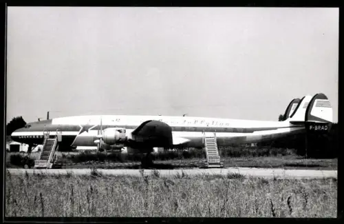 Fotografie Flugzeug Lockheed Constellation F-BRAD in Werkslackierung