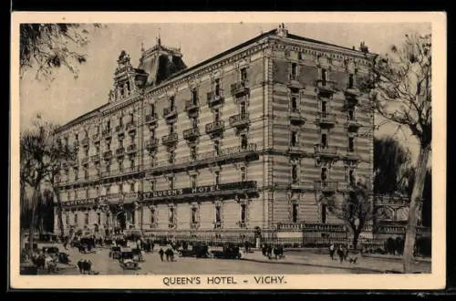 AK Vichy, Queen`s Hotel von der Strasse aus