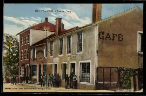 AK Mailly-le-Camp, Rue du Camp avec Café
