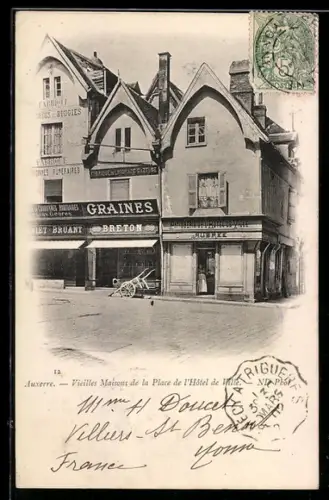 AK Auxerre, vieilles maisons de la Place de l`Hôtel de Ville