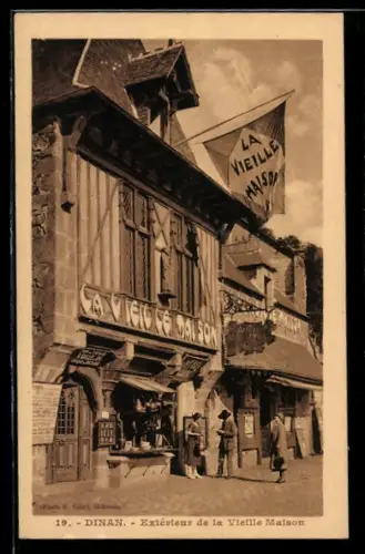 AK Dinan, Extérieur de la Vieille Maison