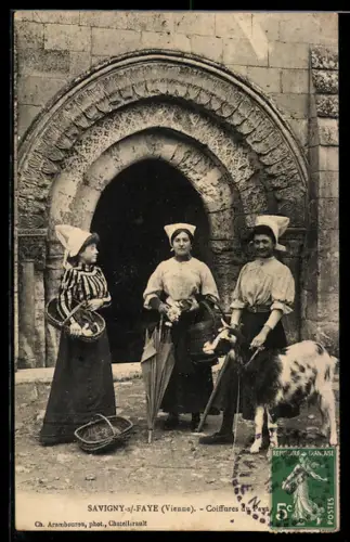 AK Savigny-sur-Faye /Vienne, Coiffures du Pays