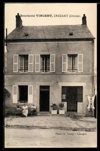 AK Crozant /Creuse, Boucherie Vincent avec facade et enseigne traditionnelle