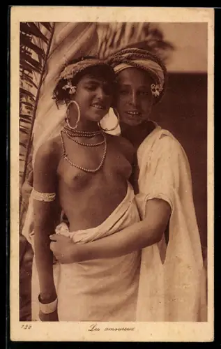AK Lehnert & Landrock, Les amoureux, Mädchen mit knackter Brust und Knabe
