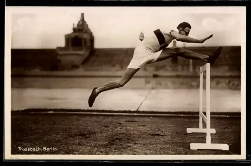 Foto-AK Trossbach, Berlin, Hürdenläufer
