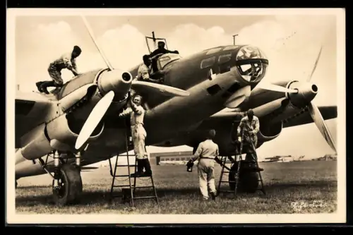 AK Unsere Luftwaffe, Zweimotoriges Kampf-Flugzeug Heinkel He 111 K vor dem Start