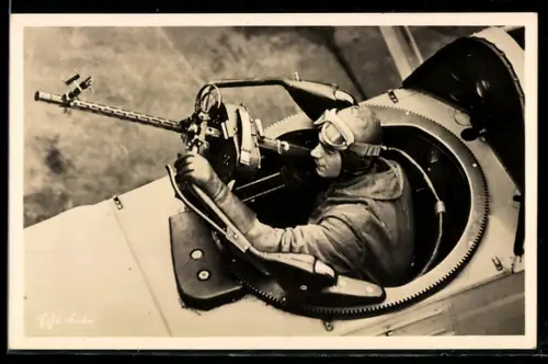 AK Beobachter am M.G.-Kranz in einem Aufklärungsflugzeug Heinkel He 46