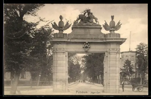 AK Potsdam, Jäger-Tor mit Strassenpartie