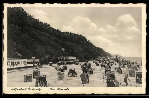 AK Ückeritz, Am Strande, Strandkörbe, Gebäude mit 